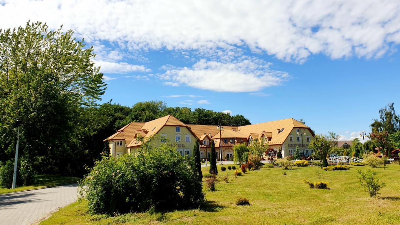 Willa Park Ostrowiec Swietokrzyski Exterior photo